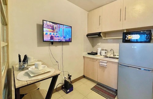 Pembo Condo | Budget-Friendly Condo Near BGC, Venice #rt34008
