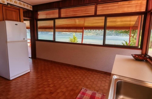 Cook's Bay House | Faratea Bayhouse - Seaside, large garden, unique panoramic view.