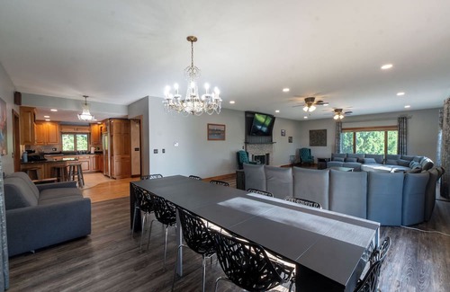 Graymont House | Trek & Relax: Countryside Home w/Hot tub+Water Views+Fishing+Grill+Campfire+