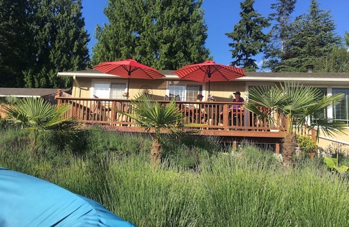 Bonney Lake House | Adorable 3-bedroom Island Home in Bonney Lake