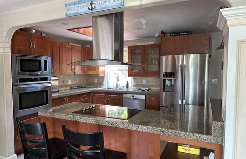 Bonney Lake House | Adorable 3-bedroom Island Home in Bonney Lake