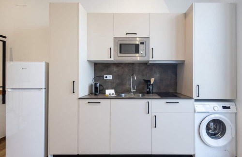 Montolivet Apartment | Les arts Turia 3 by Concept Flats