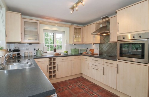 Chirk Bank House | 2 AQUEDUCT COTTAGES, pet friendly, character holiday cottage in Chirk