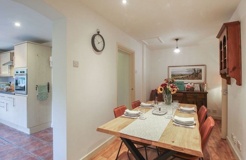 Chirk Bank House | 2 AQUEDUCT COTTAGES, pet friendly, character holiday cottage in Chirk