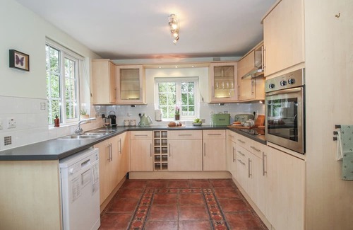 Chirk Bank House | 2 AQUEDUCT COTTAGES, pet friendly, character holiday cottage in Chirk