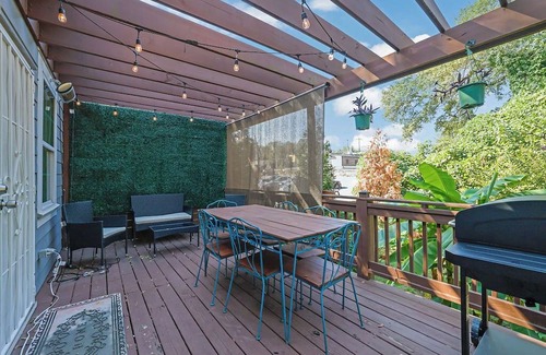West End House | Charming 3-Bdrm Retreat w/Spacious Deck/Backyard