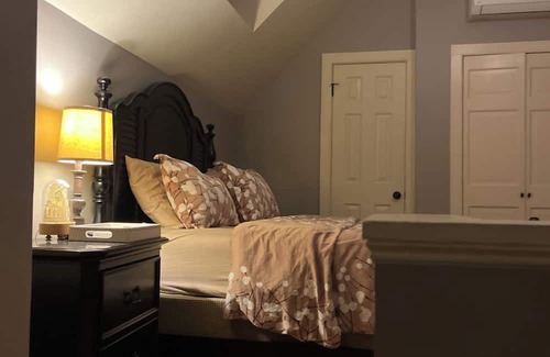 Middle Grove House | Light filled loft space with private en-suite 7 miles from Downtown Saratoga