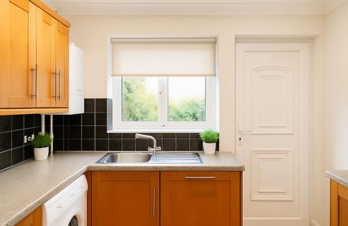 Sittingbourne House | Home for Family, Contractors & Tourists!