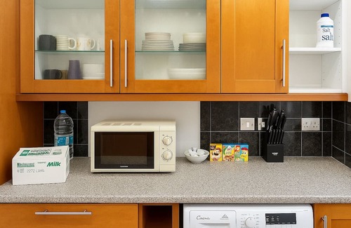 Sittingbourne House | Home for Family, Contractors & Tourists!