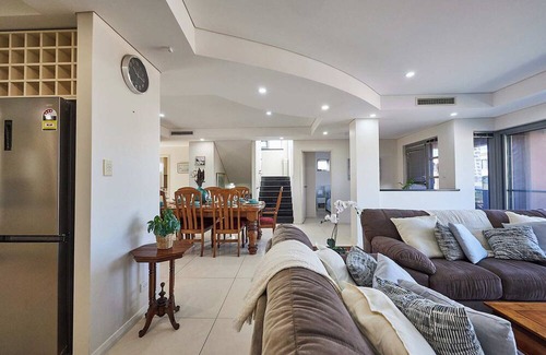 Scarborough House | Scarborough Beach Walk!