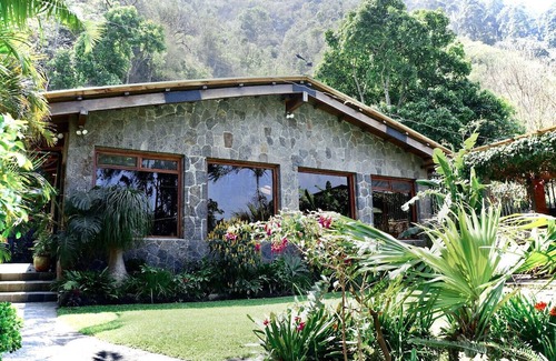 San Lucas Toliman House | Secret Gardens Room 1