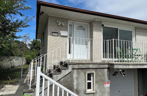 Mississauga House | Full House 1 Bedroom 1 Bath with self check in