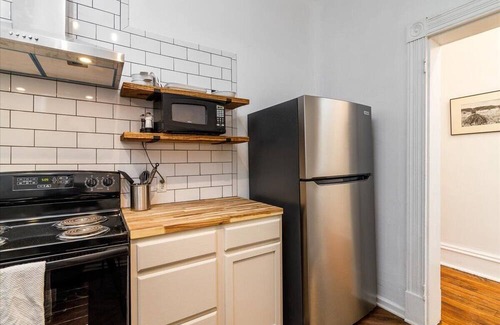 Salem Apartment | Salem Historic Downtown 3BRM/2BATH