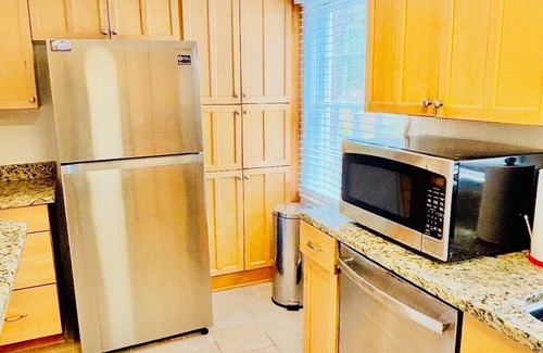 Piedmont Heights House | Midtown House, Walk to Piedmont Park, private Fire Pit, Sleeps 14, free parking