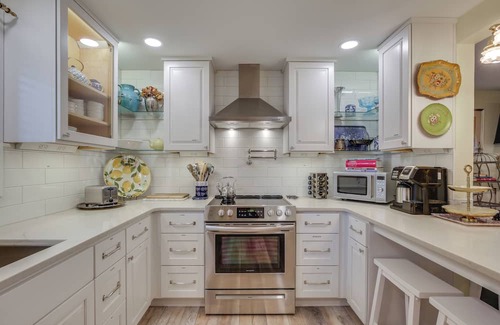 Cottage Grove House | Hot Tub & Fenced Yard: Cozy Cottage Grove Home