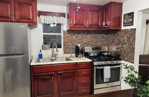 Montezuma House | Charming 2-Bedroom Stay in Montezuma – Breakfast Included