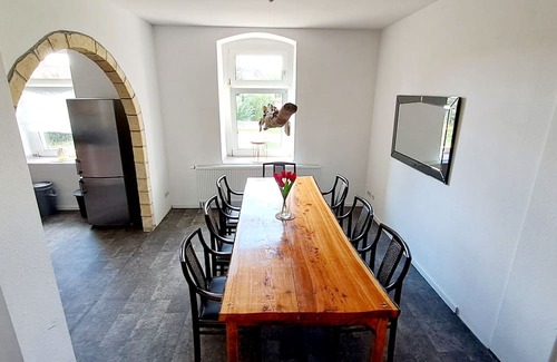 Osmarsleben Apartment | Apartment 'Wipperblick' with Private Garden and Wi-Fi