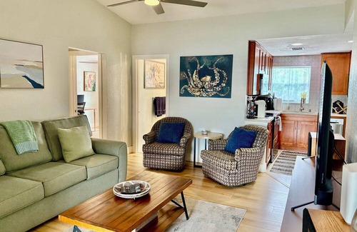 Lake Ida Shores House | "Delray Drift". Charming 3-bedroom house in Downtown Delray.