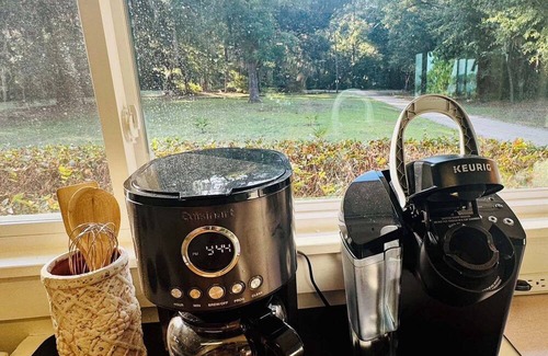 Quincy Cottage | Lake Talquin cozy 2-bedroom cottage w/peaceful lakeview. 35 minutes from FSU.