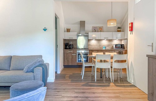 Hoeven House | Beautiful home in Hoeven with WiFi