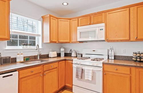 Chester House | Welcoming 5-bedroom house with AC in charming Chester