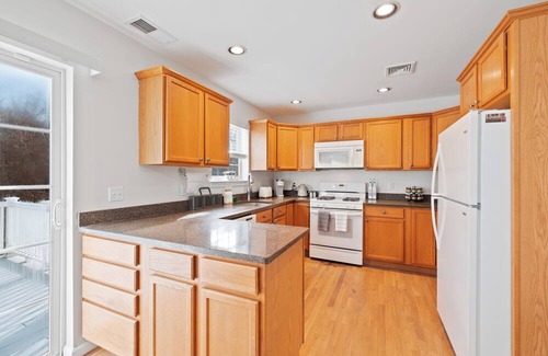 Chester House | Welcoming 5-bedroom house with AC in charming Chester