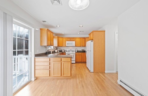 Chester House | Welcoming 5-bedroom house with AC in charming Chester