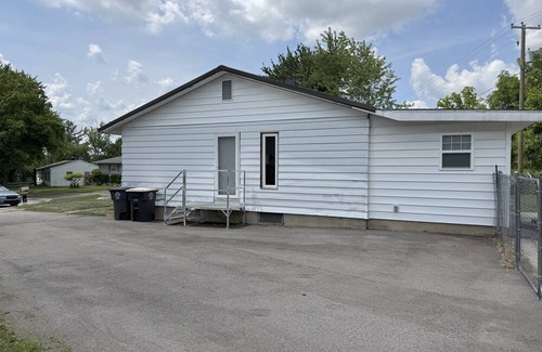 Fort Wayne House | 3 bedroom house with full basement on culdesac in Northcrest Fort Wayne