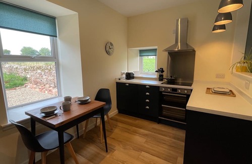 Letham Grange Cottage | Charming modernised country cottage retreat near woodland walk and coast
