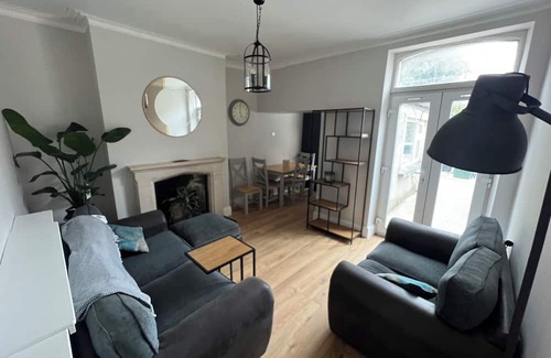 Dublin House | Gorgeous refurbished Victorian red brick property in heart of Dublin