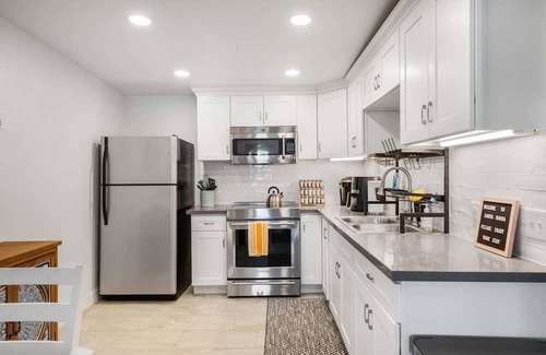 Santa Maria House | Updated 3 Bd Home | Pet Friendly | Backyard Oasis