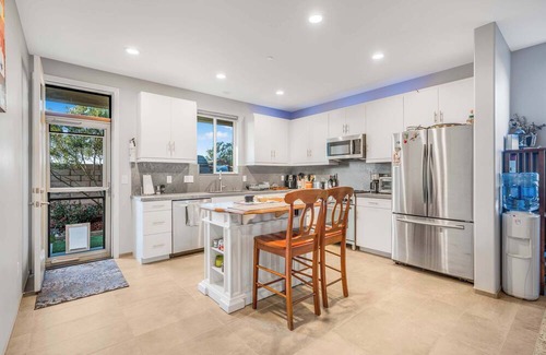 Callender House | Coastal Retreat - Sauna, Fire Pit & Outdoor Lounge