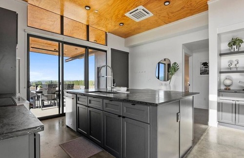 Quincy House | Luxe Winery Spa Retreat with Columbia Gorge & Lake Views 2bd/2ba