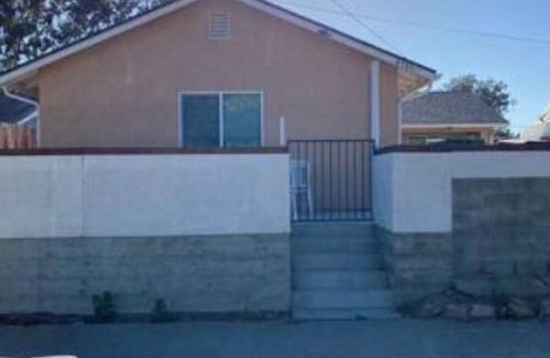 Santa Maria House | 3 bedroom/2 bath home in a residential area located in Orcutt