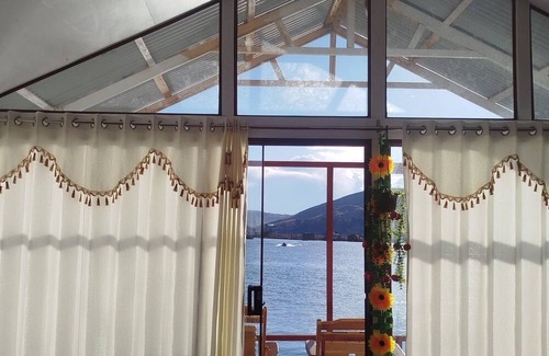 Puno Boat Rental | Mary titicaca lodge