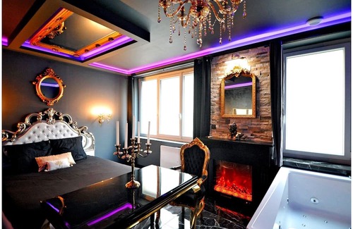 Bourgoin-Jallieu Apartment | La suite Majestueuse/Private XXL spa/Croix de st André/Luminous ambience/Luxury