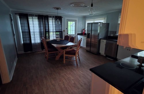 Archdale House | Rustic Pond Retreat w/Hot Tub & Fishing Gear
