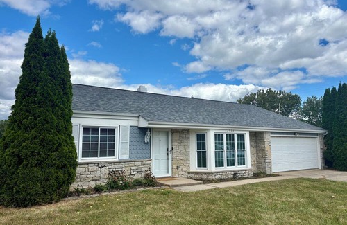 Delaware County House | Newly Renovated 3 bedrooms, 2 bathroom home. Fenced in back yard.