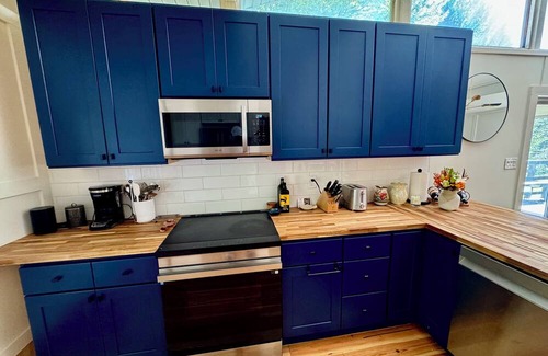 Parksville House | 3-bedroom house in beautiful Parksville with AC