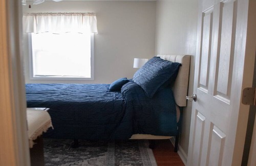 Fairview Park Apartment | Quiet and sophisticated apartment with AC in Clinton