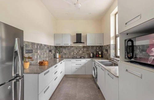 Nerul Villa | Sun Contemporary by Dia Hotels