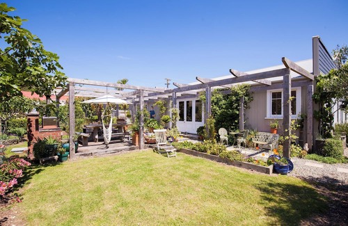 Awakino House | Awakino River Lodge - Coastal Romance - Historic - Spa Pool - Black Sand Beaches