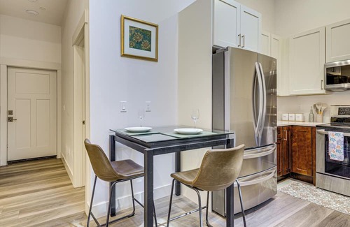 Redmond House | 5 Mi to Chateau Ste Michelle: Creekside Escape!