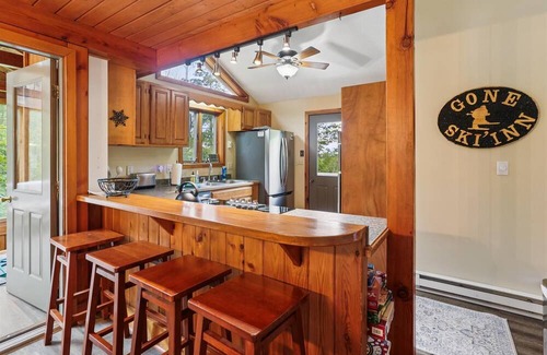 Northface House | Ski easiest access to Salamander Trail!