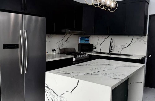 Munoz Villa | Amazing 3-bedroom Villa Del SOL