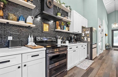 High Springs House | Luxury Riverfront Barndominium!