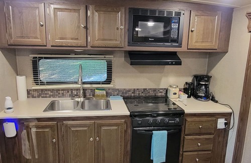 Battletown House | Cozy RV on the river.