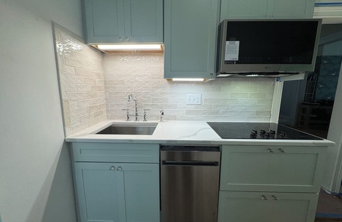 West Main HIll Apartment | Gorgeous renovated historic 2-bedroom apartment in Kalamazoo