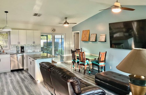Sun 'N Lake House | 4 For Fore!