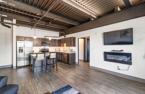 Stuart Apartment | Luxury Downtown Condo with Fire Place